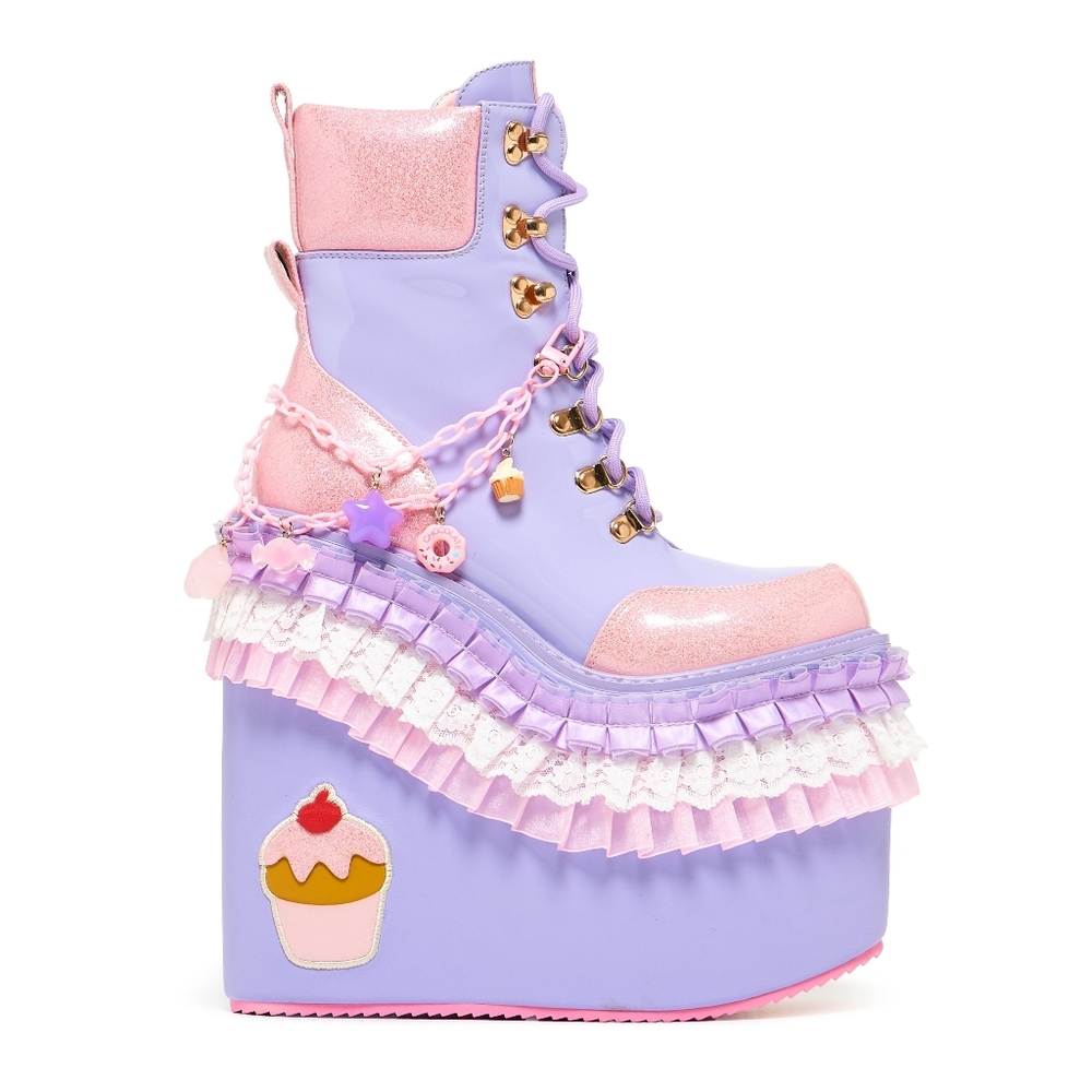 KOI® Cupcake Towers Ultra-High Platform Combat Boots | Size 8